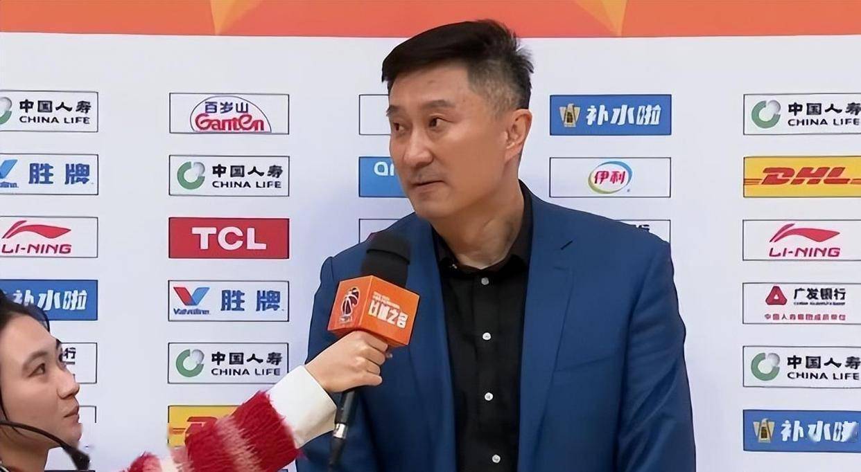 刚刚！今晚深圳男篮主帅复盘——意甲节点到来广厦男篮临场应变备战德国杯，那不勒斯今夜复出首秀的简单介绍新球体育